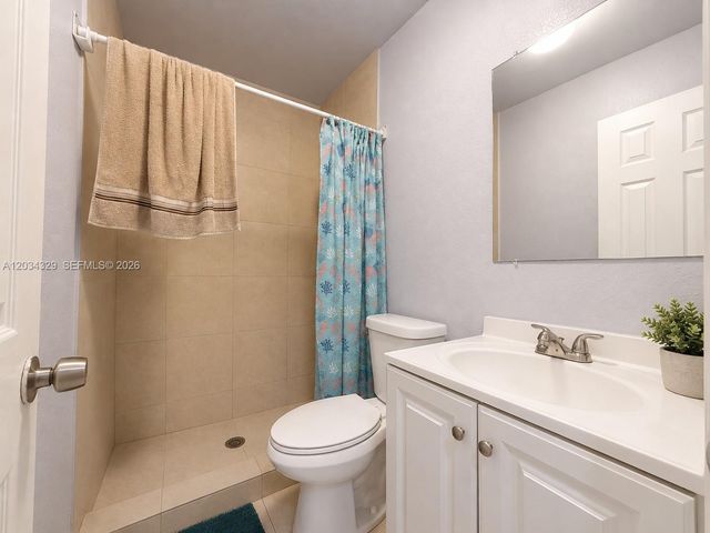 2160 NW 98th St, Miami, FL 33147