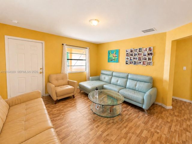 2160 NW 98th St, Miami, FL 33147