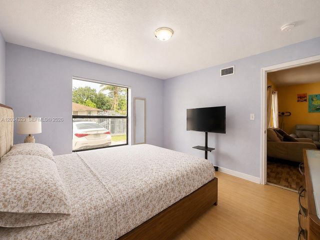 2160 NW 98th St, Miami, FL 33147