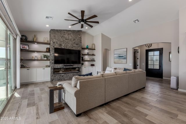 8981 W GARNET MOUNTAIN Drive, Casa Grande, AZ 85194