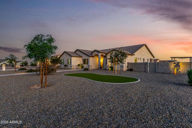 8981 W GARNET MOUNTAIN Drive, Casa Grande, AZ 85194