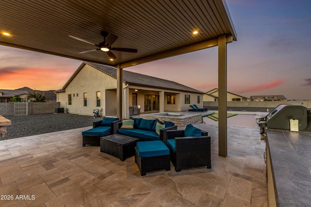 8981 W GARNET MOUNTAIN Drive, Casa Grande, AZ 85194