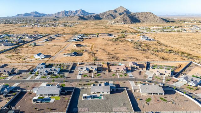8981 W GARNET MOUNTAIN Drive, Casa Grande, AZ 85194