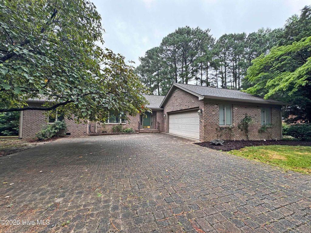 6 Sunset Drive, Carthage, NC 28327