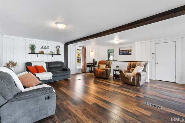 8652 E Koher Road, Syracuse, IN 46567