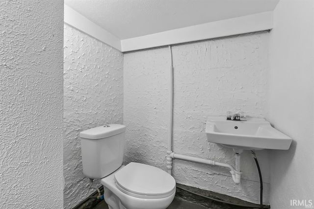 8652 E Koher Road, Syracuse, IN 46567