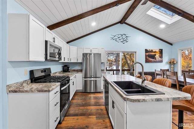 8652 E Koher Road, Syracuse, IN 46567