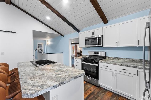 8652 E Koher Road, Syracuse, IN 46567