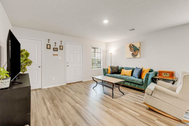 13852 Buffalo Valley, San Antonio, TX 78252