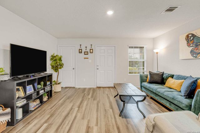 13852 Buffalo Valley, San Antonio, TX 78252