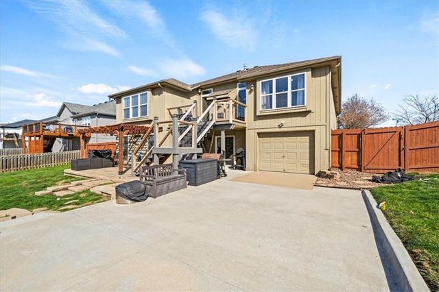 803 NW Redbud Drive, Grain Valley, MO 64029