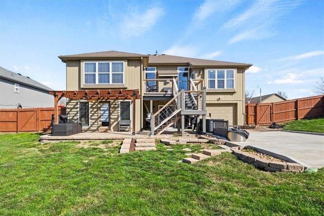 803 NW Redbud Drive, Grain Valley, MO 64029