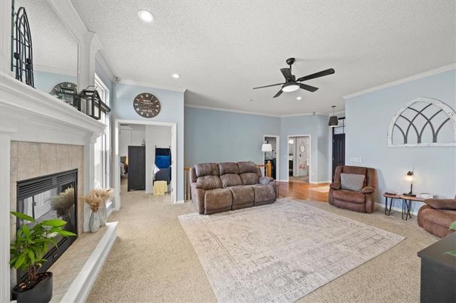 803 NW Redbud Drive, Grain Valley, MO 64029