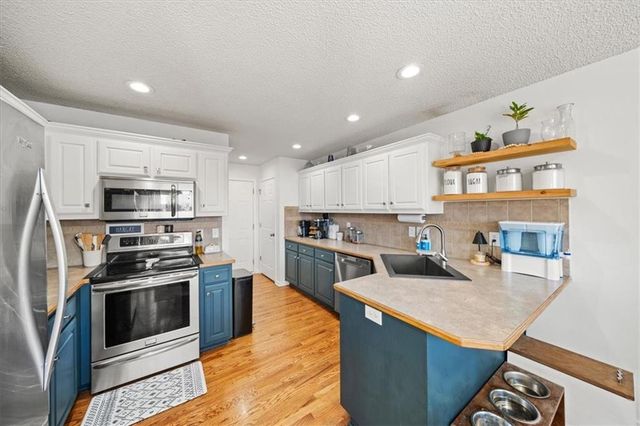 803 NW Redbud Drive, Grain Valley, MO 64029