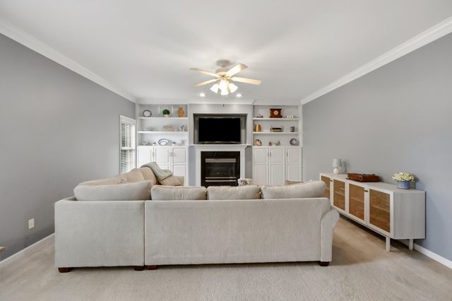 656 Emmett Creek Lane, Lexington, KY 40515