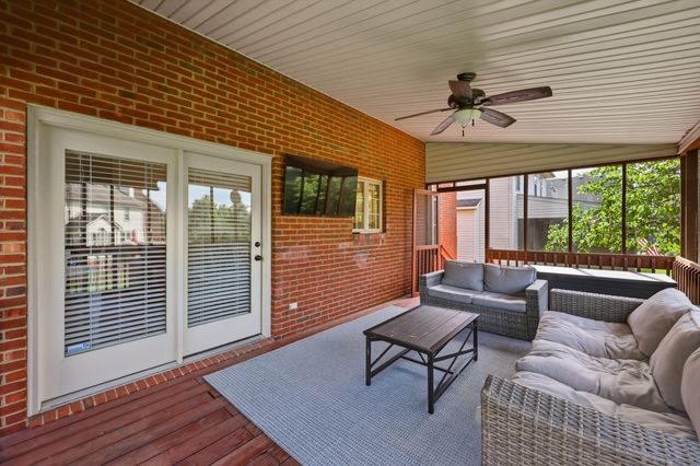 656 Emmett Creek Lane, Lexington, KY 40515
