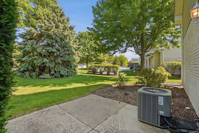 1332 Sugar Court, Naperville, IL 60563