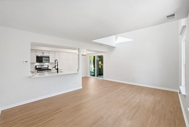 1332 Sugar Court, Naperville, IL 60563