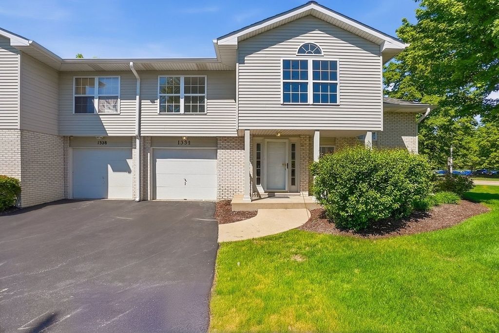 1332 Sugar Court, Naperville, IL 60563