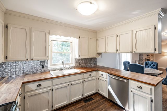 1661 Main St, Greenbrier, TN 37073