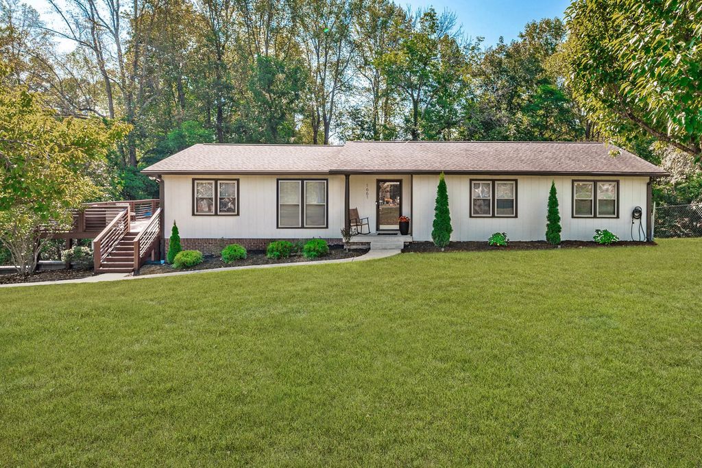1661 Main St, Greenbrier, TN 37073