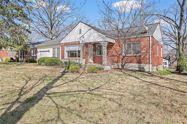 1334 Pinetree Lane, St Louis, MO 63119