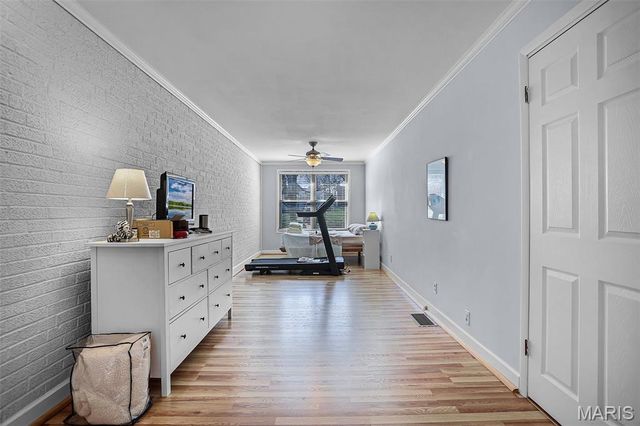 1334 Pinetree Lane, St Louis, MO 63119