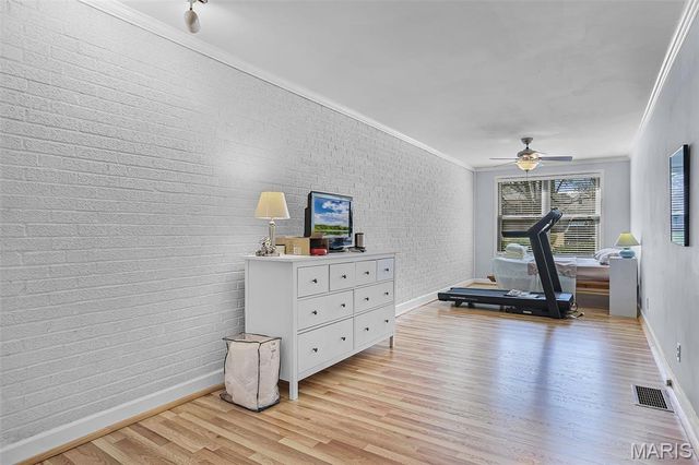 1334 Pinetree Lane, St Louis, MO 63119