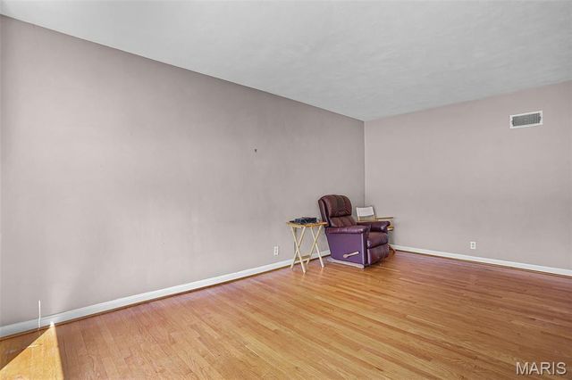 1334 Pinetree Lane, St Louis, MO 63119