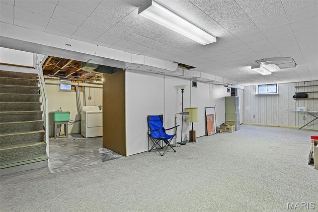 1334 Pinetree Lane, St Louis, MO 63119