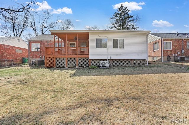 1334 Pinetree Lane, St Louis, MO 63119