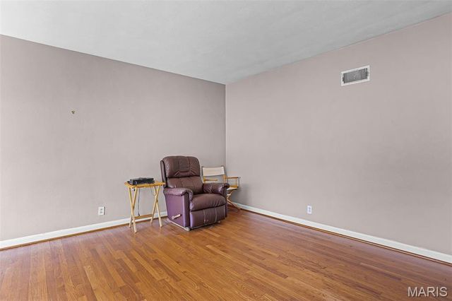 1334 Pinetree Lane, St Louis, MO 63119