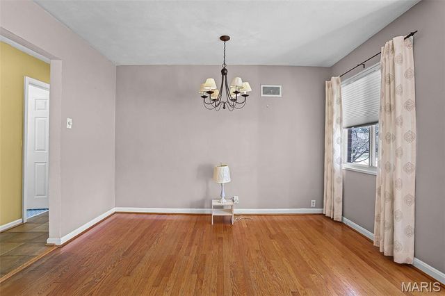 1334 Pinetree Lane, St Louis, MO 63119