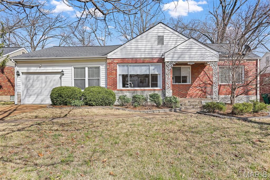 1334 Pinetree Lane, St Louis, MO 63119