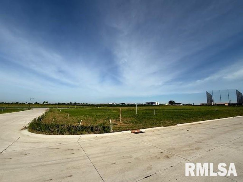 6323 MEYER Road, Bettendorf, IA 52722