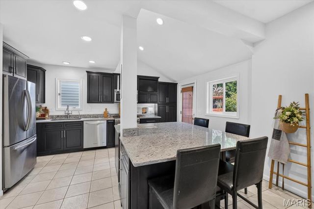 6105 Simpson Avenue, St Louis, MO 63139