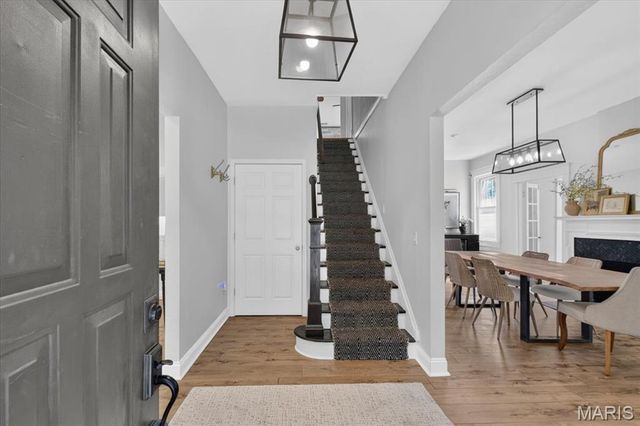 6105 Simpson Avenue, St Louis, MO 63139