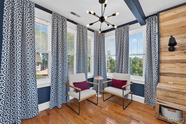 6105 Simpson Avenue, St Louis, MO 63139
