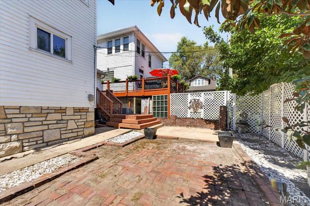 6105 Simpson Avenue, St Louis, MO 63139