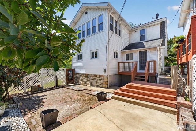 6105 Simpson Avenue, St Louis, MO 63139
