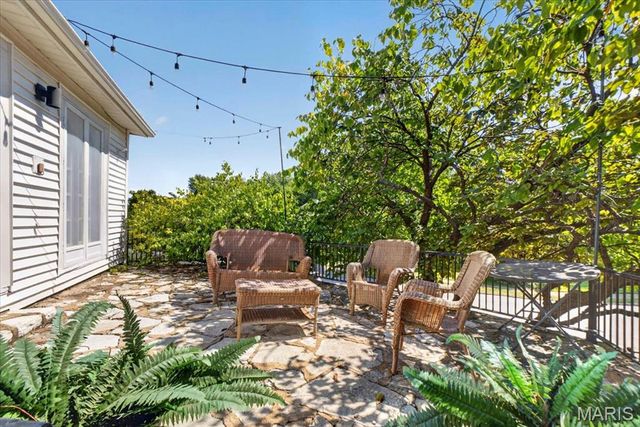6105 Simpson Avenue, St Louis, MO 63139