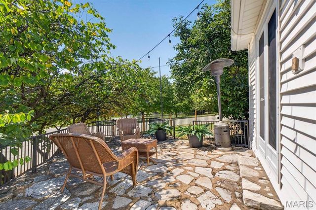 6105 Simpson Avenue, St Louis, MO 63139