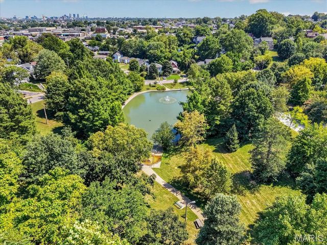 6105 Simpson Avenue, St Louis, MO 63139