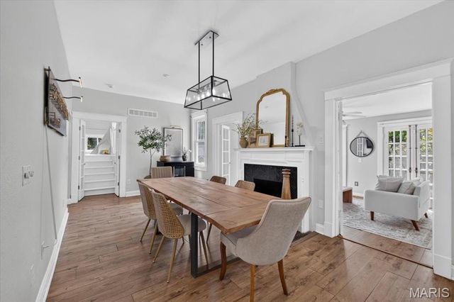 6105 Simpson Avenue, St Louis, MO 63139