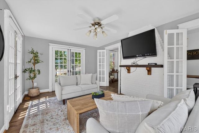 6105 Simpson Avenue, St Louis, MO 63139