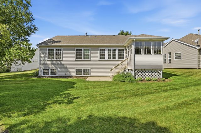 210 Stillwater Court, Oswego, IL 60543