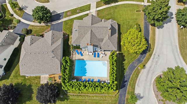 210 Stillwater Court, Oswego, IL 60543