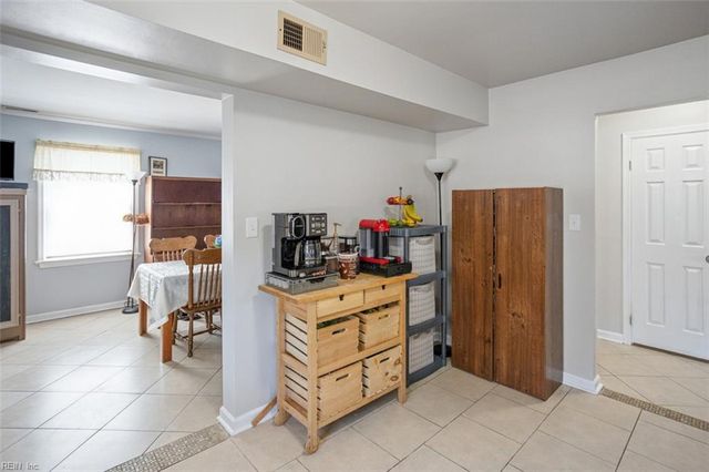 4300 Midhurst LN, Chesapeake, VA 23321
