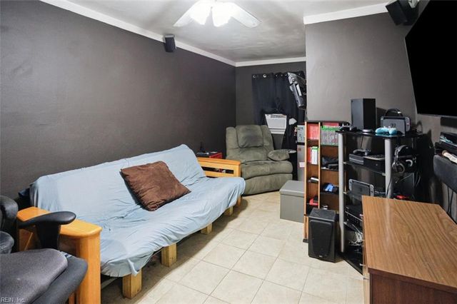 4300 Midhurst LN, Chesapeake, VA 23321