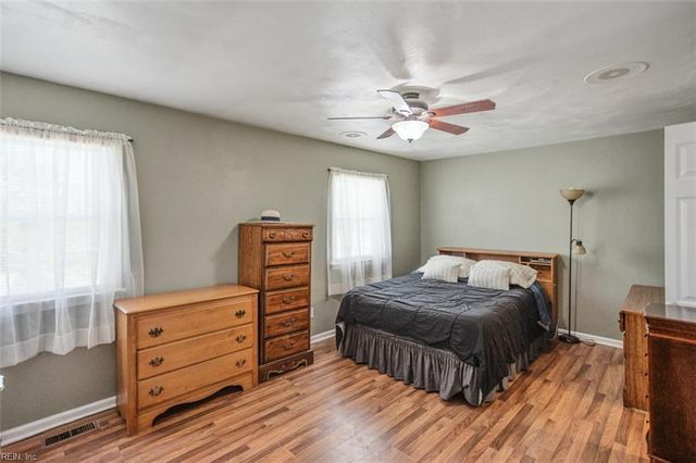 4300 Midhurst LN, Chesapeake, VA 23321
